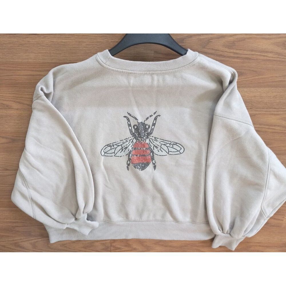 Sz LARGE Womens Full‎ Over Sweater Jacket / Beaded Design Red Bees color Beige